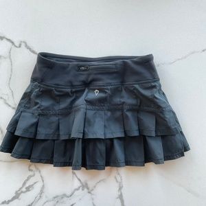 Ivivva by Lululemon Set the Pace tennis skirt, black, girls 10, great condition
